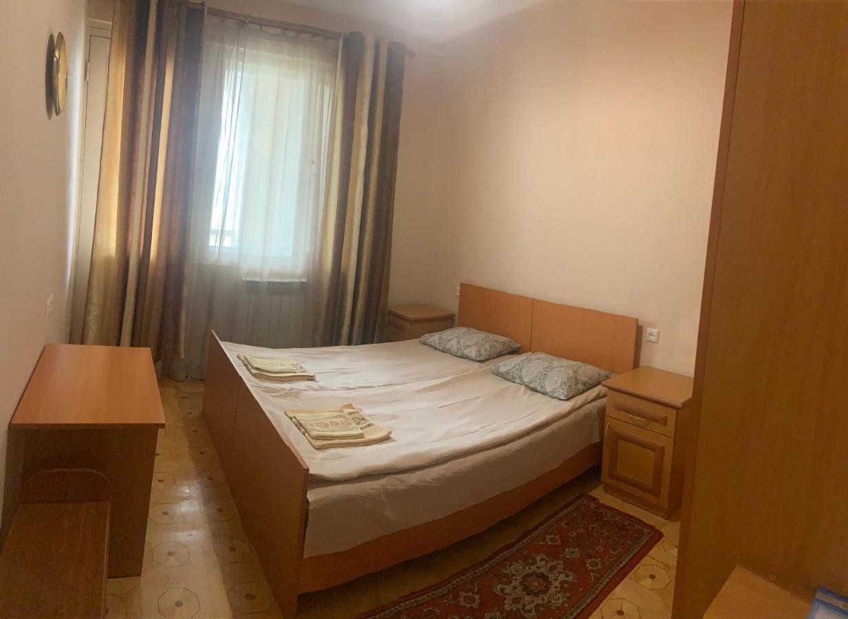 Guest House Lilia Yerevan Bagian luar foto