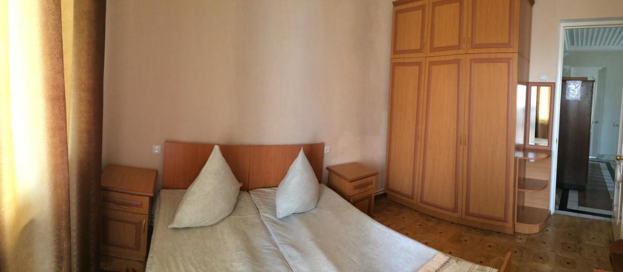 Guest House Lilia Yerevan Bagian luar foto